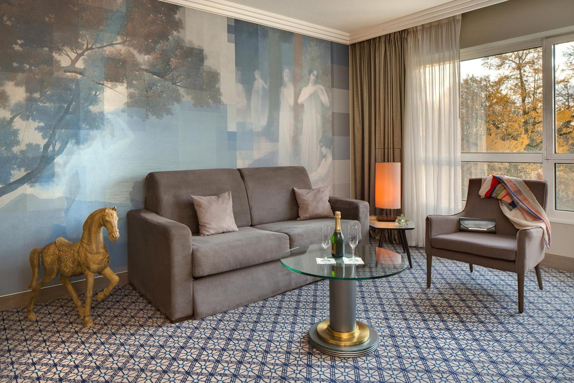 וישי Celestins Spa Thermal & Hotel By Vy Resort מראה חיצוני תמונה A suite at the Hotel de Charost