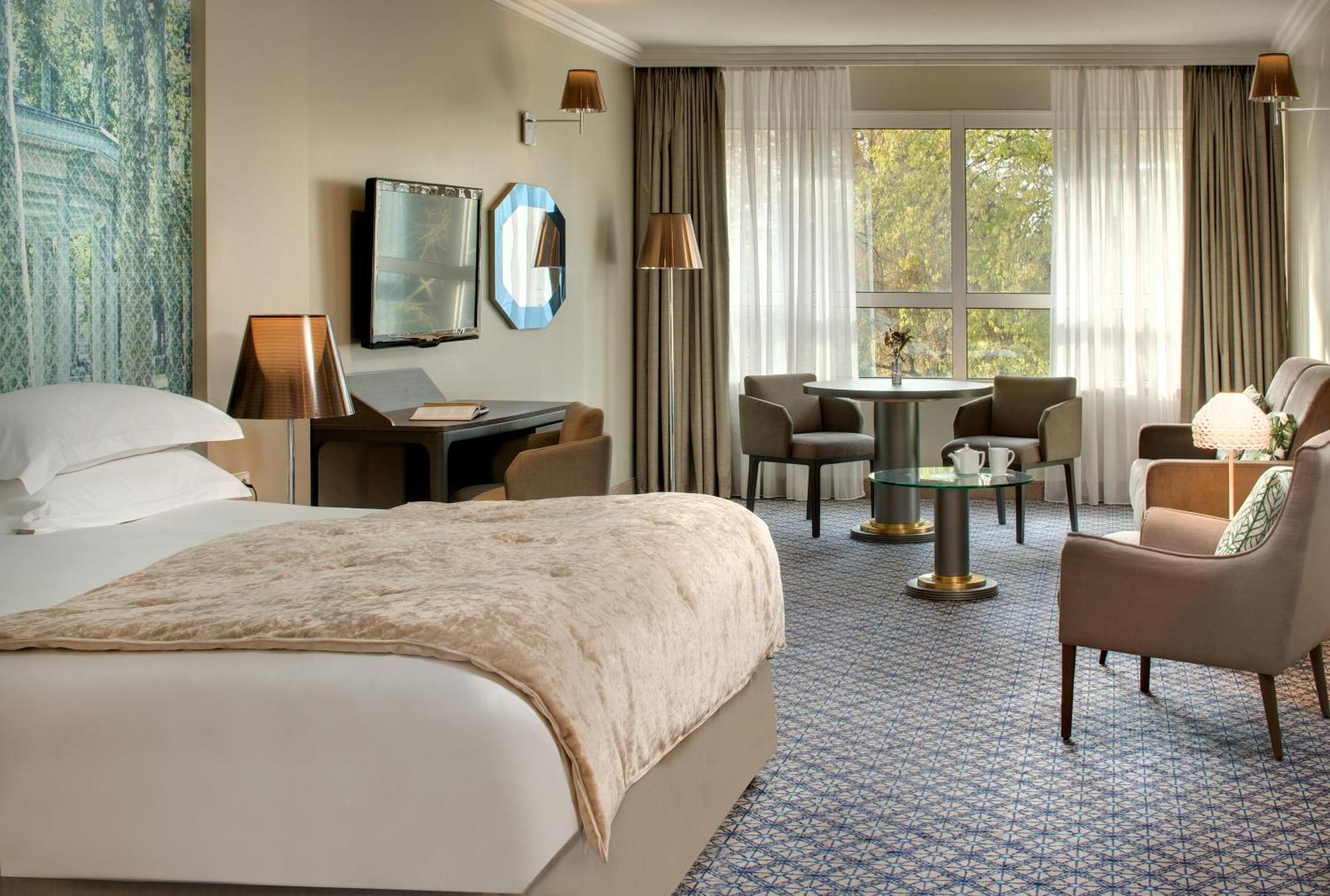 וישי Celestins Spa Thermal & Hotel By Vy Resort מראה חיצוני תמונה A room at the InterContinental London Park Lane