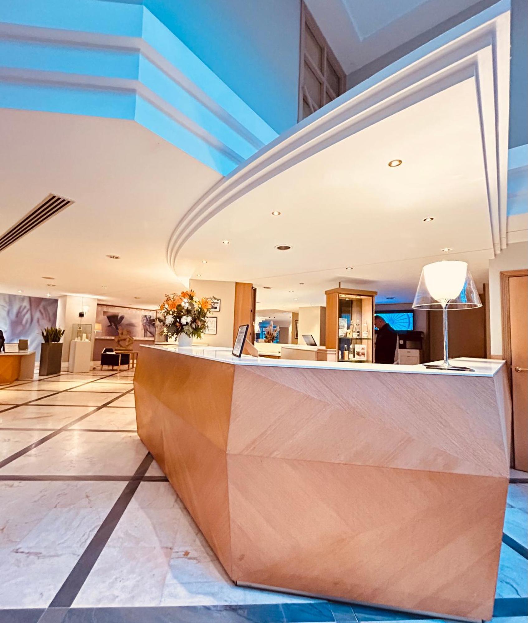 וישי Celestins Spa Thermal & Hotel By Vy Resort מראה חיצוני תמונה The lobby of the hotel