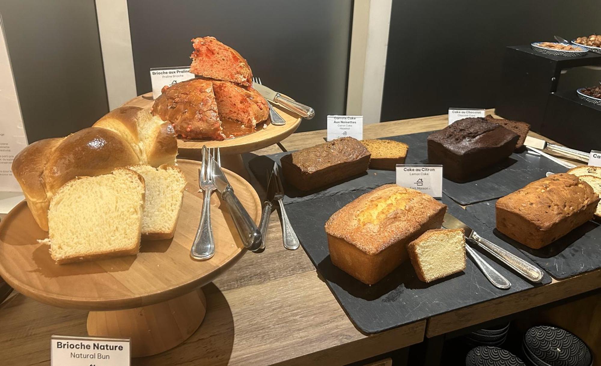 וישי Celestins Spa Thermal & Hotel By Vy Resort מראה חיצוני תמונה Buns and cakes at a bakery in Paris