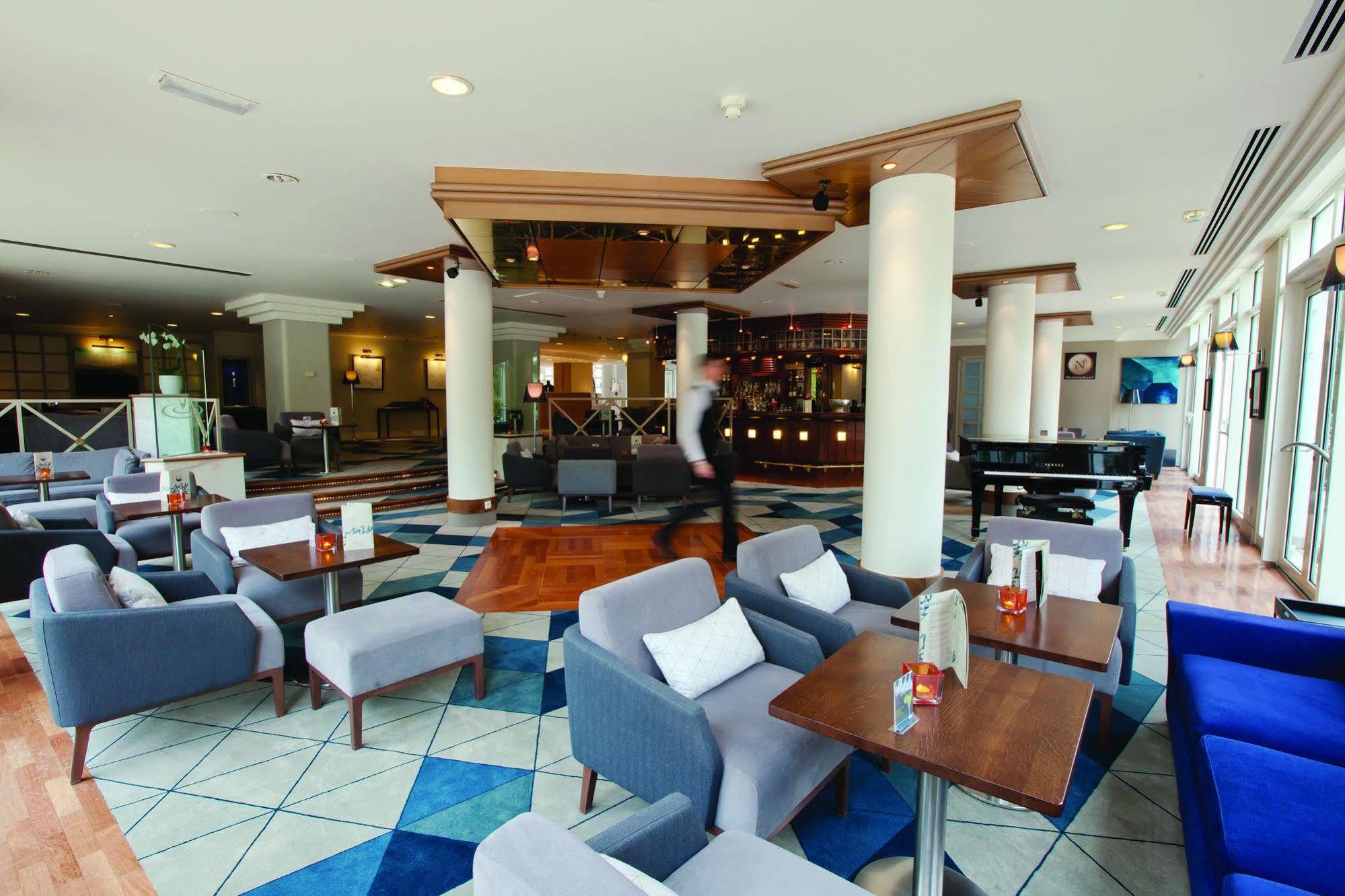 וישי Celestins Spa Thermal & Hotel By Vy Resort מראה חיצוני תמונה The lobby of the hotel