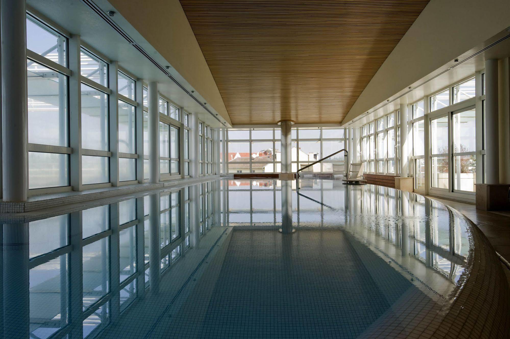 וישי Celestins Spa Thermal & Hotel By Vy Resort מראה חיצוני תמונה Interior of the building